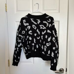 Leopard print sweater pullover